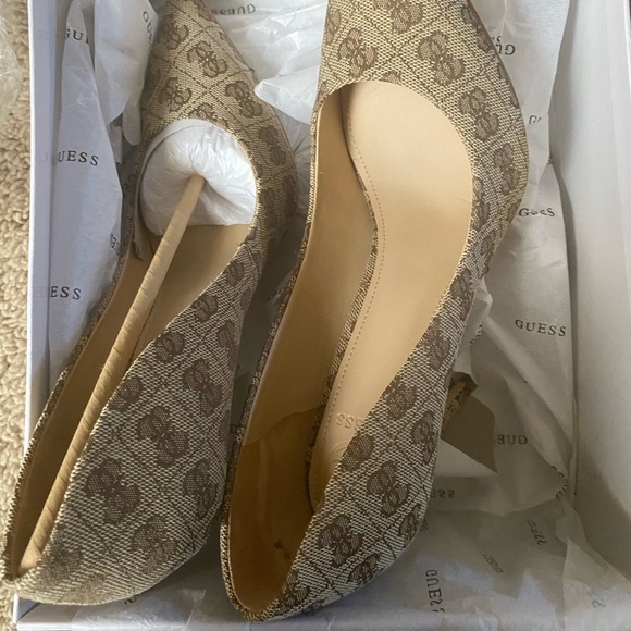 GUESS WOMEN’S heel size 8M - Picture 4 of 9